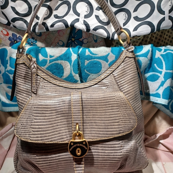 Dooney and bourke shoulder bag - Picture 1 of 10